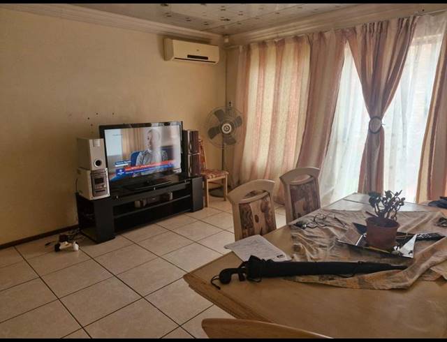 3 BEDROOM HOUSE FOR SALE IN CHANTELLE